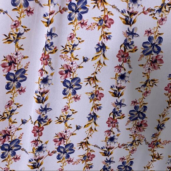 Pleione Peasant Floral Blue Pink Top Medium - Picture 8 of 9